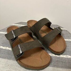 Brand New Men’s Size 11 Birkenstock Arizona Suede Leather Double Strap Sandals